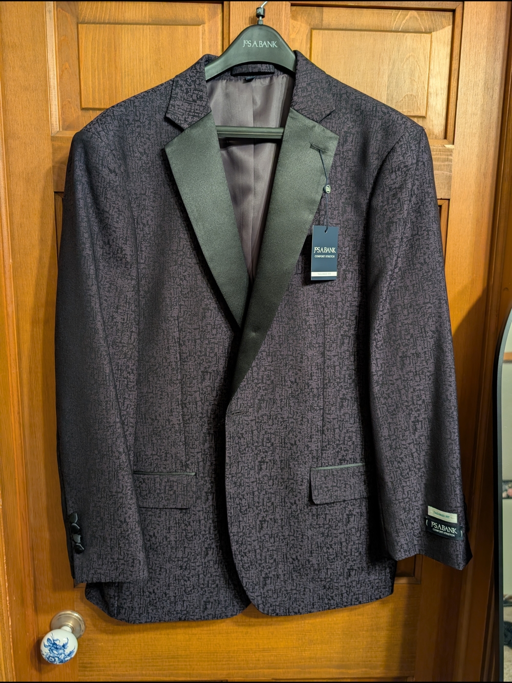 Jos. A. Bank Men's Purple Formal Dinner Jacket.